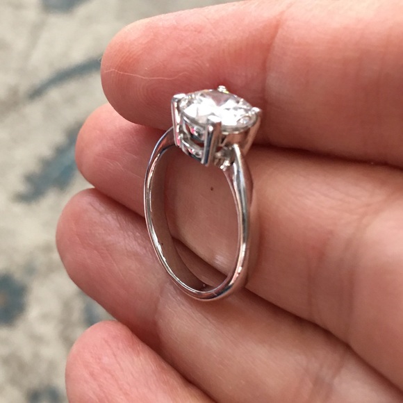 Silver plated cz fashion diamond ring - Picture 3 of 6